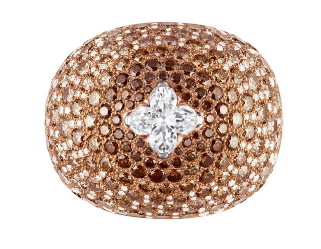 Louis-Vuitton-Voyage-dans-le-temps-Monogram-Infini-ring-with-an-impressive-central-Vuitton-cut-diamond Louis-Vuitton-Voyage-dans-le-temps-Monogram-Infini-ring-with-an-impressive-central-Vuitton-cut-diamond