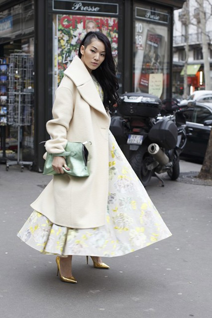 Haute couture v ulicích Paříže