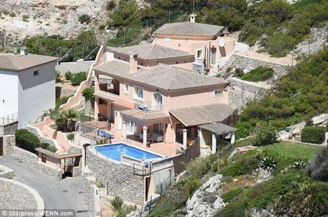 Brad Pitt and Angelina Jolie s luxury Majorcan villa 516a4