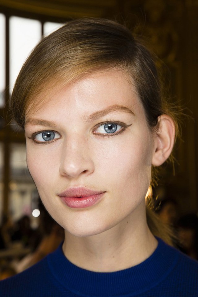 stella-mccartney-eyeliner-Vogue-3Apr14-INDIGITAL_b_592x888 stella-mccartney-eyeliner-Vogue-3Apr14-INDIGITAL_b_592x888