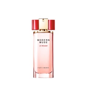 Momentálně Modern Muse Le Rouge, která voní ovocem, růžemi, malinami i růžovým pepřem. Je fakt sexy. Momentálně Modern Muse Le Rouge, která voní ovocem, růžemi, malinami i růžovým pepřem. Je fakt sexy.