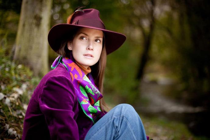 ELLE MILUJE: ŠÁTKY IRIDA