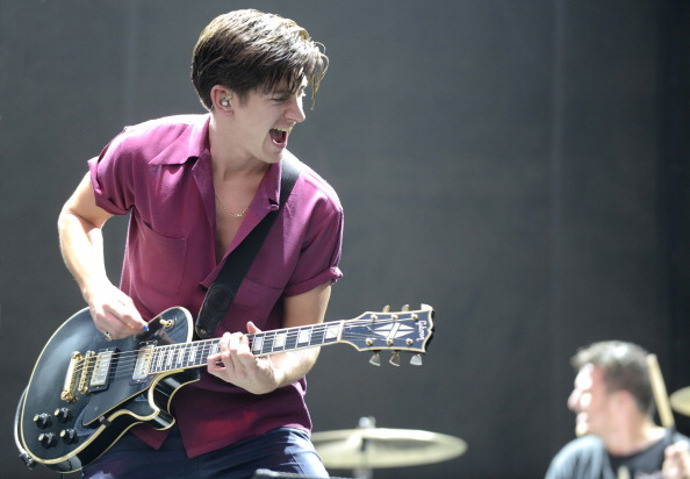 Alex Turner dostal nás i celý Berlín