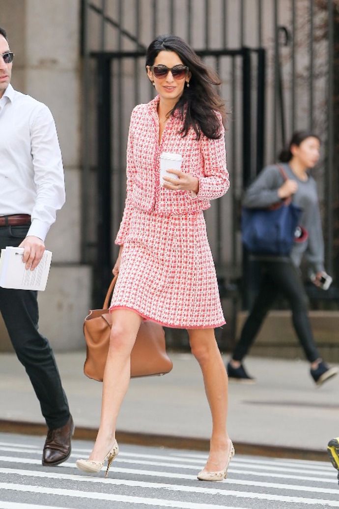 60 fashion momentů Amal Clooney
