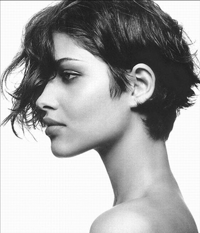 Ana-with-short-hair-with-long-fringes Ana-with-short-hair-with-long-fringes