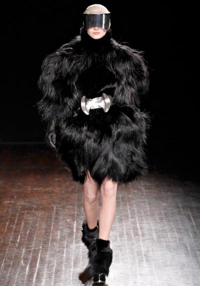 PFW podzim/zima 2012/13: něžná vize Alexandera McQueena