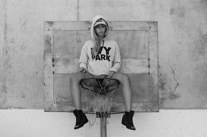 ve své vlastní kolekci Ivy Park pro Topshop