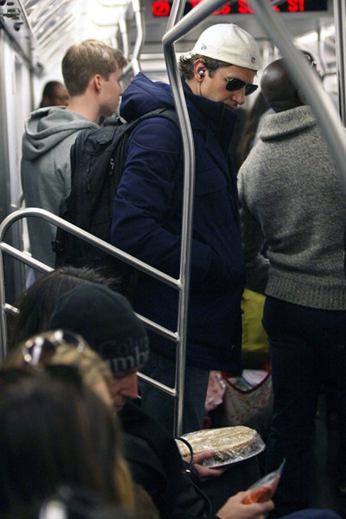 Na lístek na metro ještě má. 