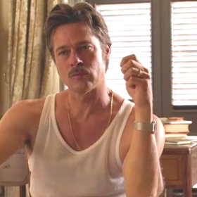 Zkuste zaexperimentovat i jinak než s oblečením. Knír je stále hot! Brad Pitt to zkusil v novém filmu své ženy Angeliny a celkem to vyšlo. Ostatně, oholit se dá knír vždycky. 