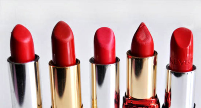 bright-red-lipstick1