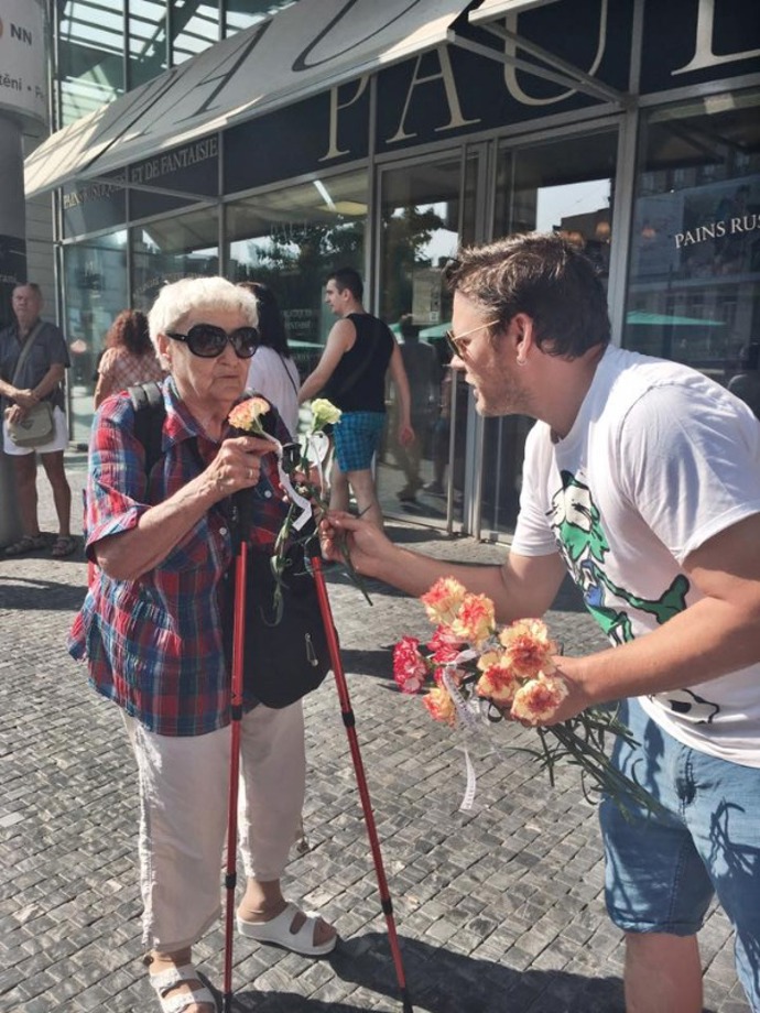 Proběhl den vašich snů s ELLE: #ONEFLOWER