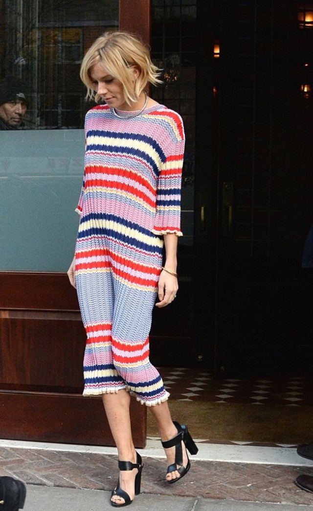 Sienna-Millers-jimmy-Fallon-Show-Celine-Resort-2015-Striped-Red-White-Blue-Sweater-Dress-8-613x1000 Sienna-Millers-jimmy-Fallon-Show-Celine-Resort-2015-Striped-Red-White-Blue-Sweater-Dress-8-613x1000