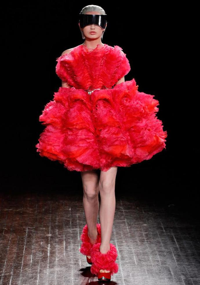 PFW podzim/zima 2012/13: něžná vize Alexandera McQueena