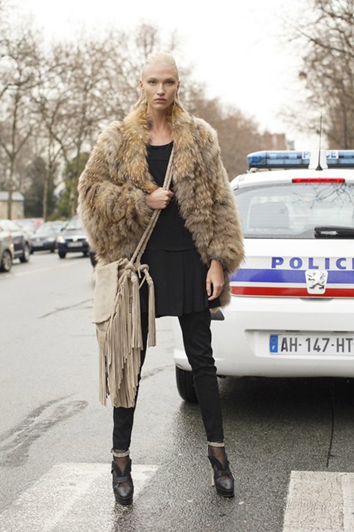 Haute couture v ulicích Paříže