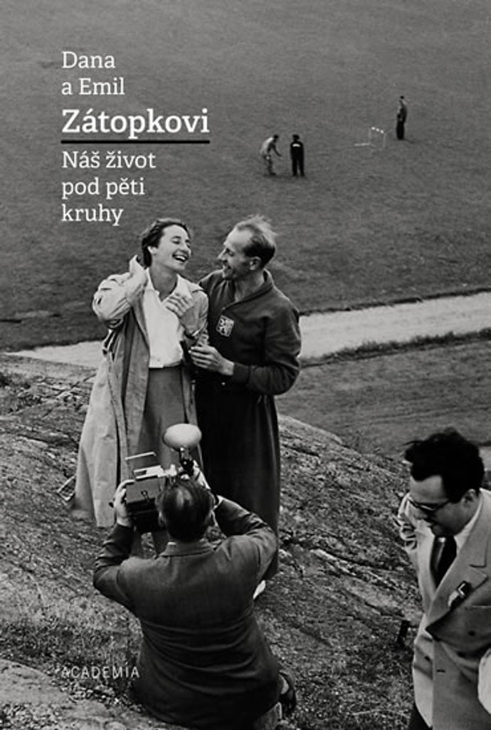 Kniha Náš život pod pěti kruhy, www.academia.cz