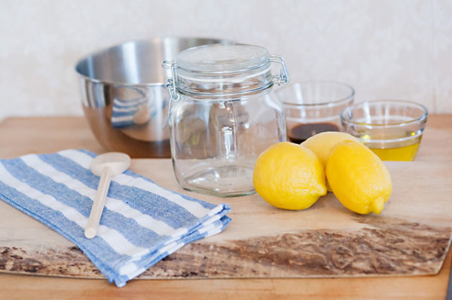 DIY-Lemon-Sugar-Body-Scrub-01 DIY-Lemon-Sugar-Body-Scrub-01