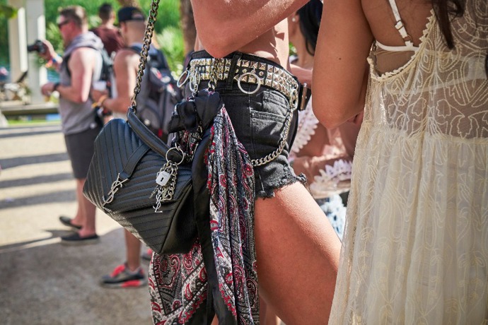 Šátek mějte na festivalu vždy při sobě, hodí se vždy! Šátek mějte na festivalu vždy při sobě, hodí se vždy!