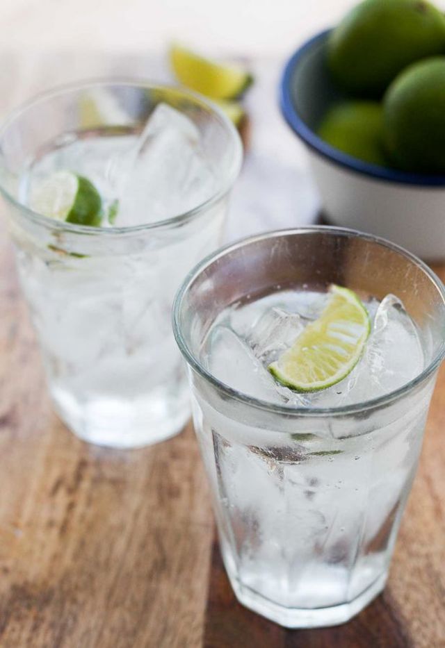 Gin and tonic cocktail 2 163c9 Gin and tonic cocktail 2 163c9