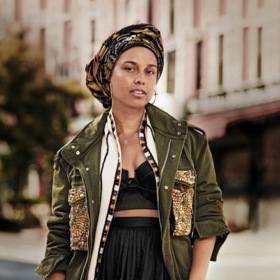 Zpěvačka Alicia Keys se obejde bez make-upu. Co za tím je? Zpěvačka Alicia Keys se obejde bez make-upu. Co za tím je?
