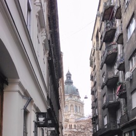 9BAR a výhled na baziliku 9BAR a výhled na baziliku