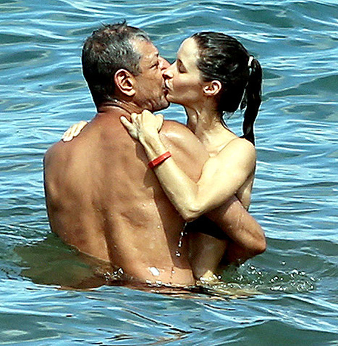 Herec Jeff Goldblum s manželkou Emilie Livingston