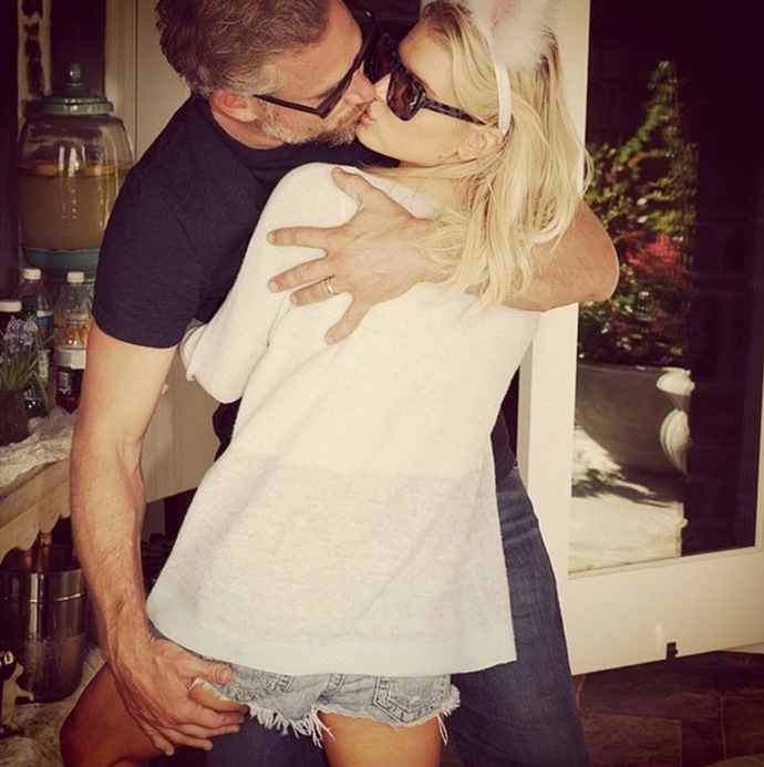 Zpěvačka Jessica Simpson s manželem Ericem Johnson
