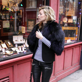 K rockovým kalhotám jako Kate Moss.