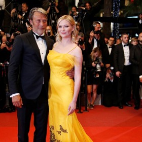 Kirsten Dunst a Mads Mikkelsen Kirsten Dunst a Mads Mikkelsen