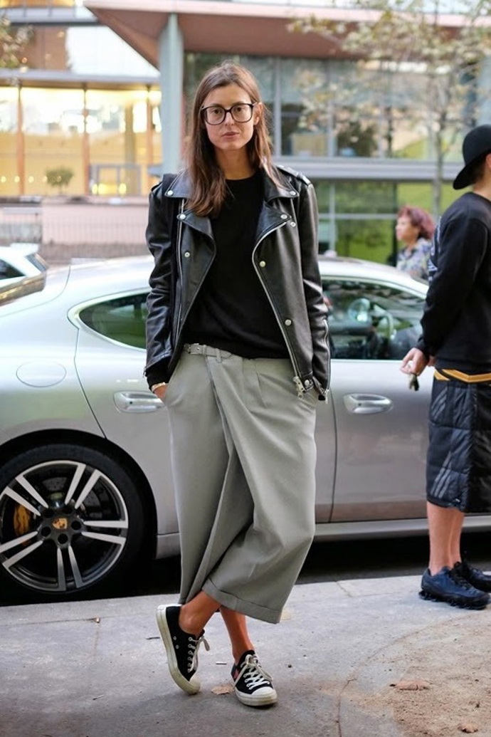 Super outfit na nedělní brunch. Přidejte červenou rtěnku a podpatky a klidně i na sobotní večer.