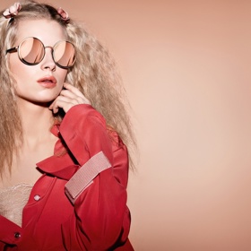 Lottie Moss v kampani Chanel Eyewear Lottie Moss v kampani Chanel Eyewear