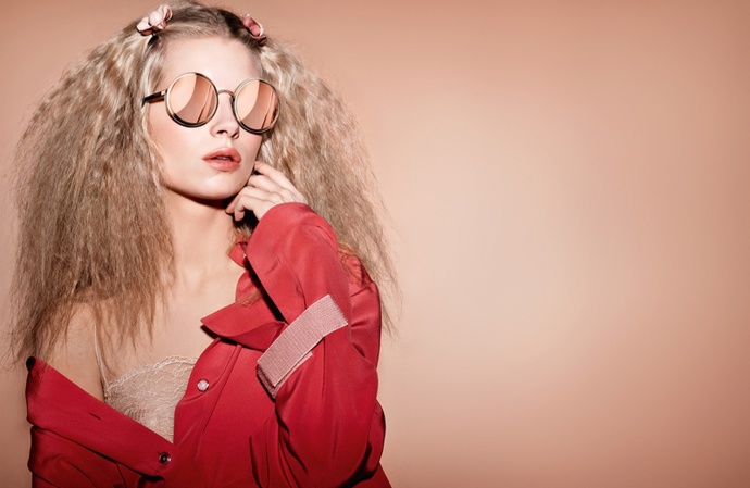 Lottie Moss v kampani Chanel Eyewear