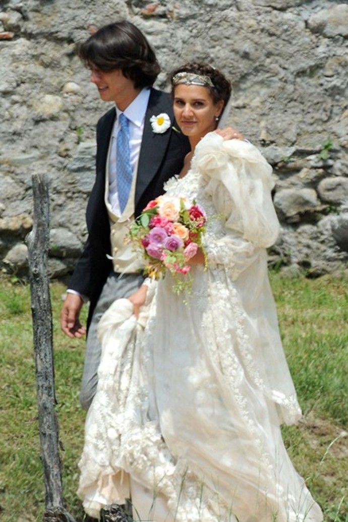v šatech Giambattista Valli
