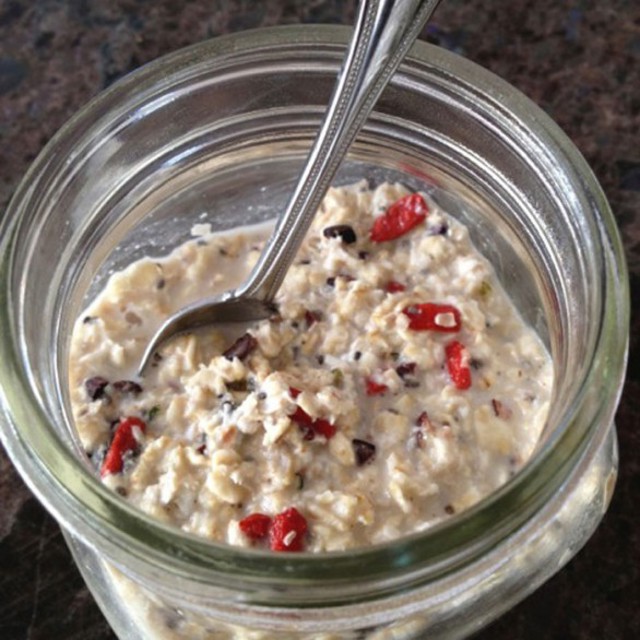 oatmeal-goji-berries-700 oatmeal-goji-berries-700