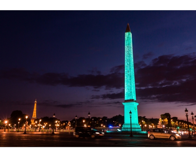 Obelisk-lit-up-in-Ti_2818