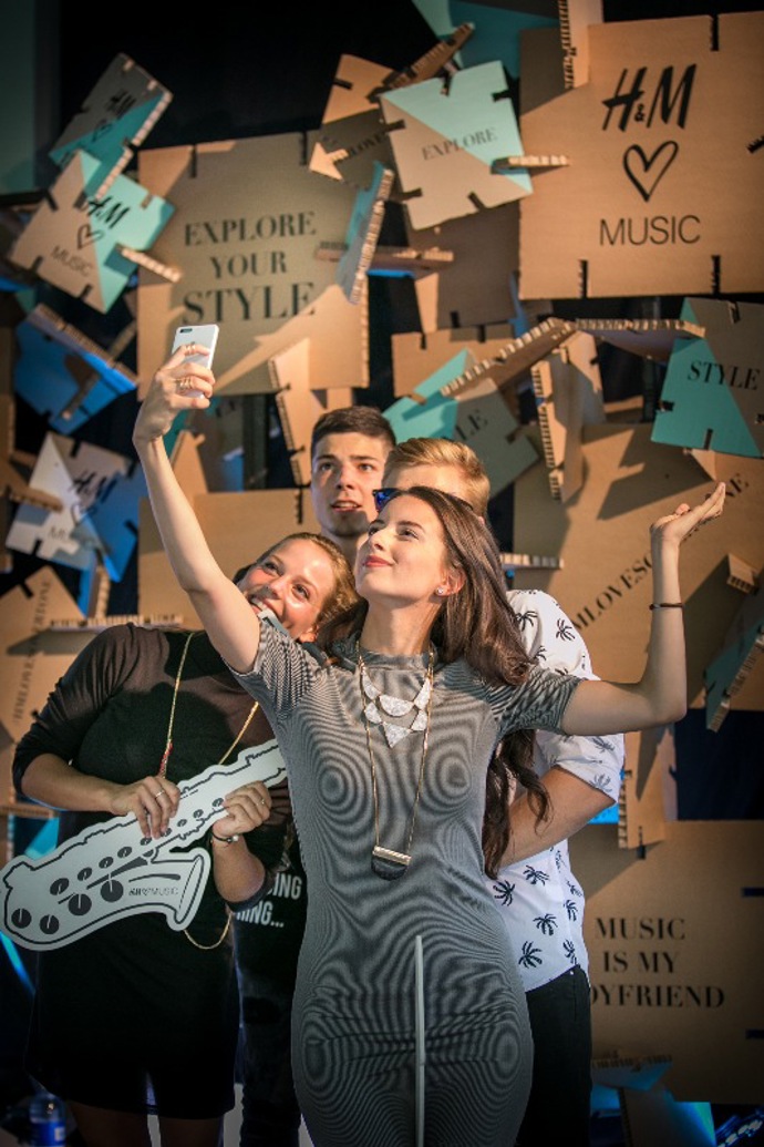 ELLE SE ZAMILOVALA! DO OVERTONE FESTIVALU