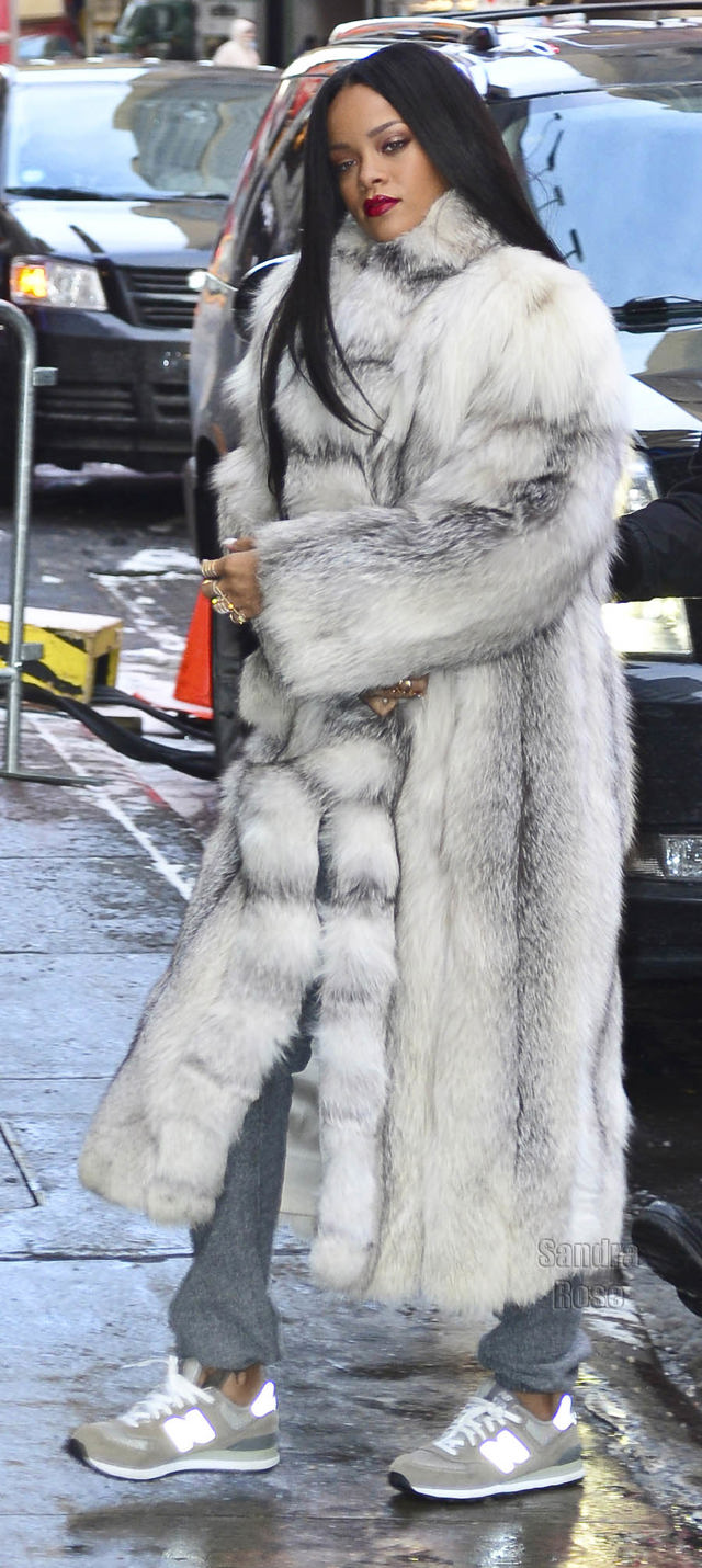 Rihanna-fur-coat-SPL