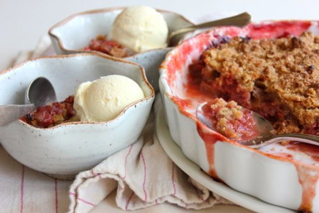 Strawberry_Rhubarb_Crumble_-_8 Strawberry_Rhubarb_Crumble_-_8