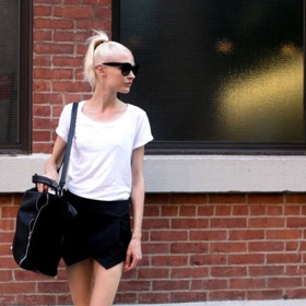 10 věcí, které nosí všechny street style hvězdy 10 věcí, které nosí všechny street style hvězdy