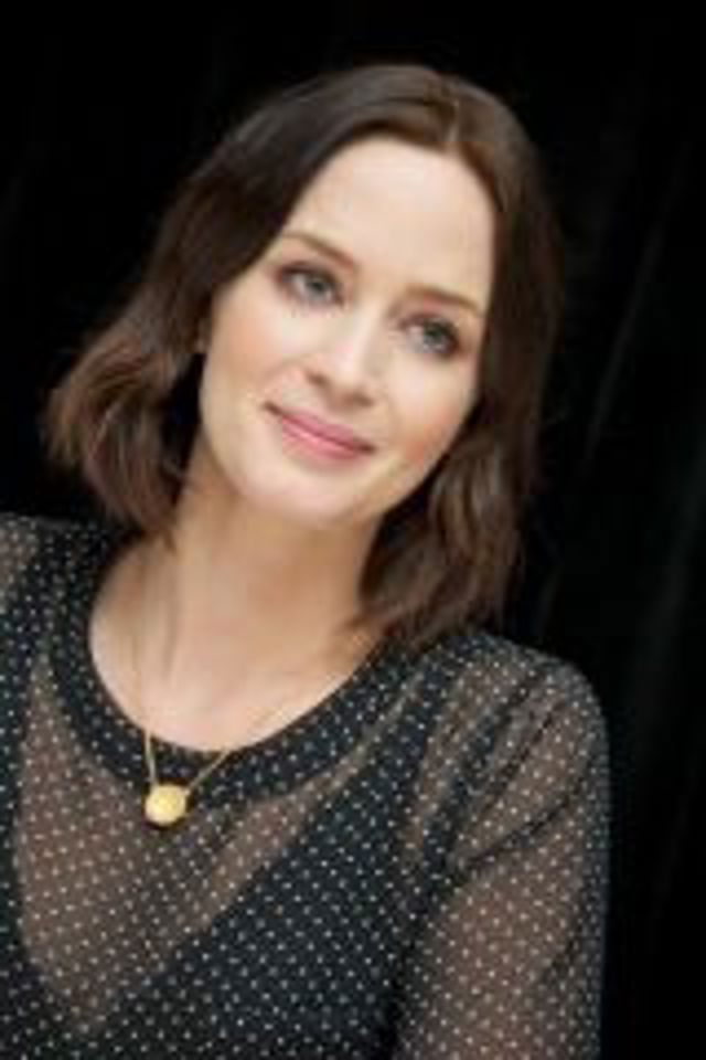 01b-emily-blunt-gewellt_mx400 01b-emily-blunt-gewellt_mx400