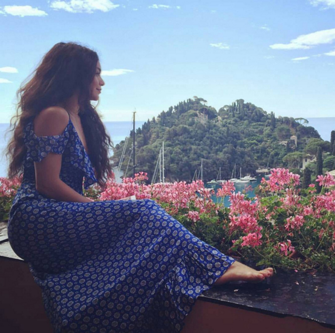 @vanessahudgens