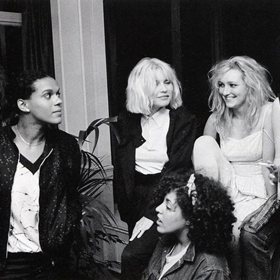 na večírku s discokrálovnou Debbie Harry na večírku s discokrálovnou Debbie Harry