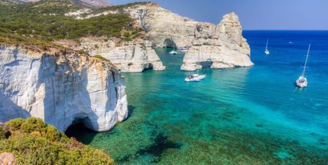 08 Kleftiko Beach Milos b2453