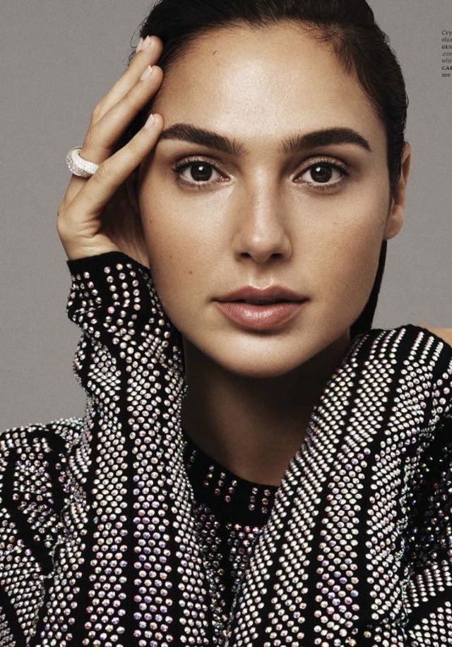gal gadot elle magazine usa december 2017 issue 11 thumbnail b2f14 gal gadot elle magazine usa december 2017 issue 11 thumbnail b2f14