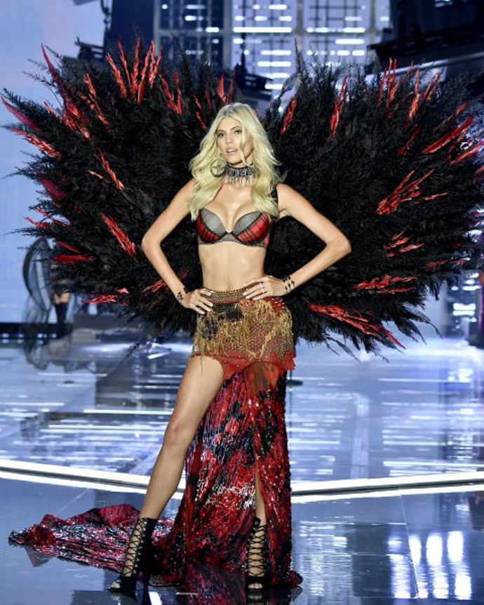 Nejvíc sexy looky z přehlídky Victoria's Secret show 2017 v Číně