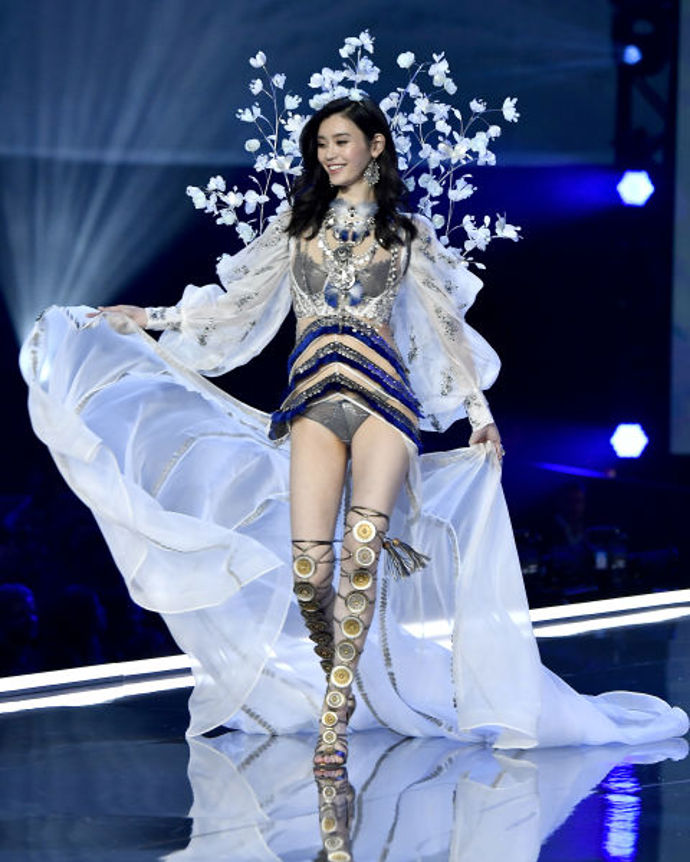 Nejvíc sexy looky z přehlídky Victoria's Secret show 2017 v Číně