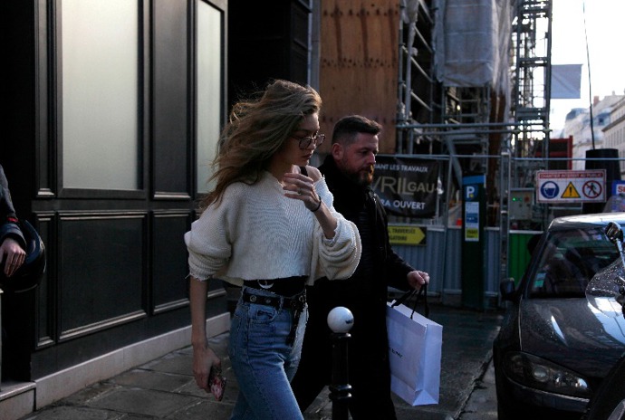 Crop top na 10 způsobů podle Gigi