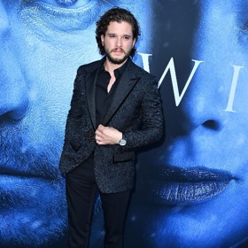 Kit Harington a Tiffany na premiéře Game of Thrones