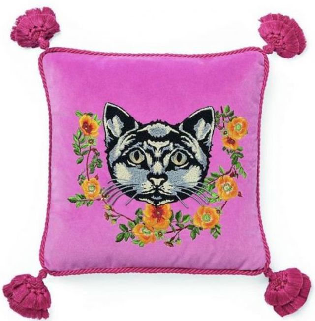 Gucci pillow 980 eur de04c Gucci pillow 980 eur de04c