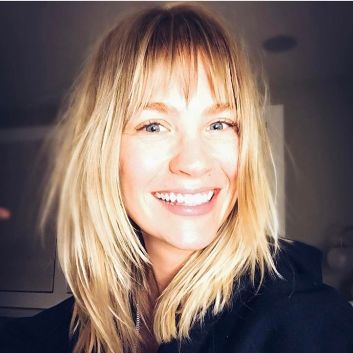 Herečka January Jones se nechala ostříhat podle Jane Birkin a my to milujeme!