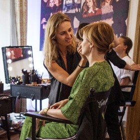 Jitka Schneiderová u make-up artistky Ivany Tokárske Jitka Schneiderová u make-up artistky Ivany Tokárske